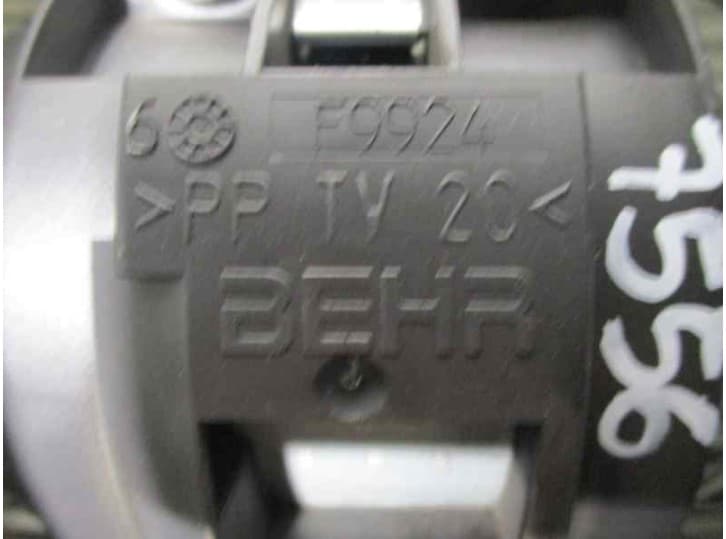 Recambio de motor calefaccion para bmw x3 (e83) 2.0 sd referencia OEM IAM 64116920365 4