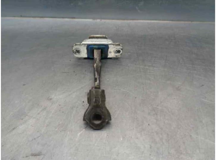 Recambio de retenedor puerta para hyundai santa fé ii (cm) 2.2 crdi referencia OEM IAM 3