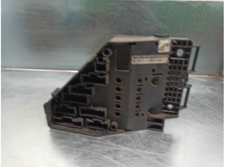 Recambio de caja reles / fusibles para mg zr 2.0 td referencia OEM IAM 000710R 3