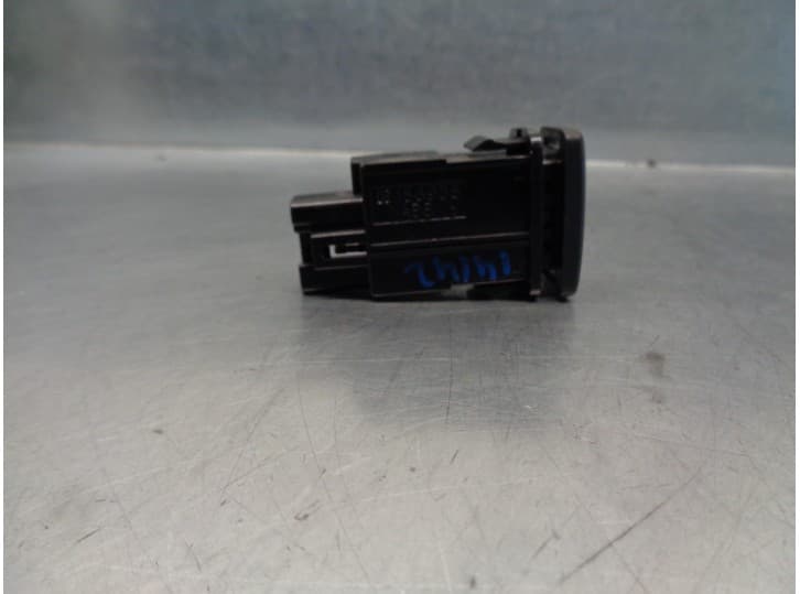 Recambio de interruptor para lexus is ii (_e2_) 220d (ale20) referencia OEM IAM 8479433020 2