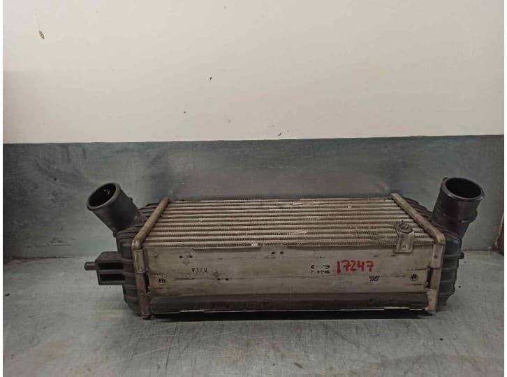Recambio de intercooler para kia carens iv 1.7 crdi referencia OEM IAM 282702A480 3