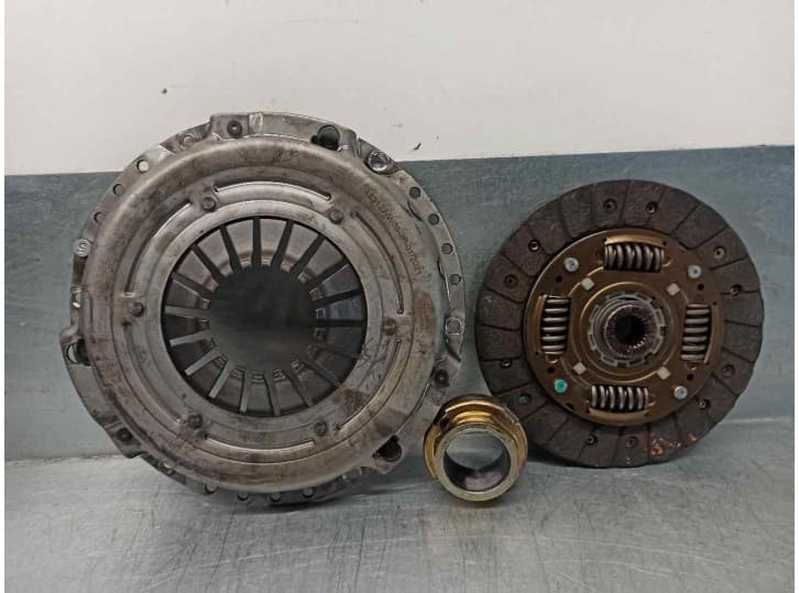 Recambio de kit embrague para daewoo lanos (klat) 1.3 referencia OEM IAM 96211129