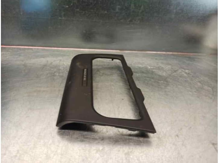 Recambio de molduras delanteras para volkswagen golf vi (5k1) 1.4 tsi referencia OEM IAM 5