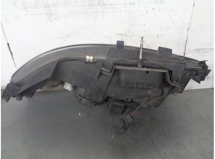 Recambio de faro derecho para volvo xc70 referencia OEM IAM 89007907 2
