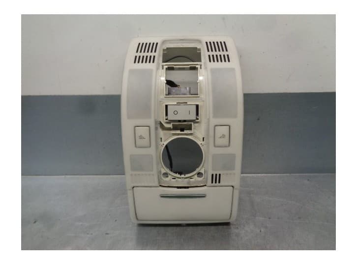 Recambio de luz interior para audi a6 c6 (4f2) 2.7 tdi referencia OEM IAM 4F0947135J