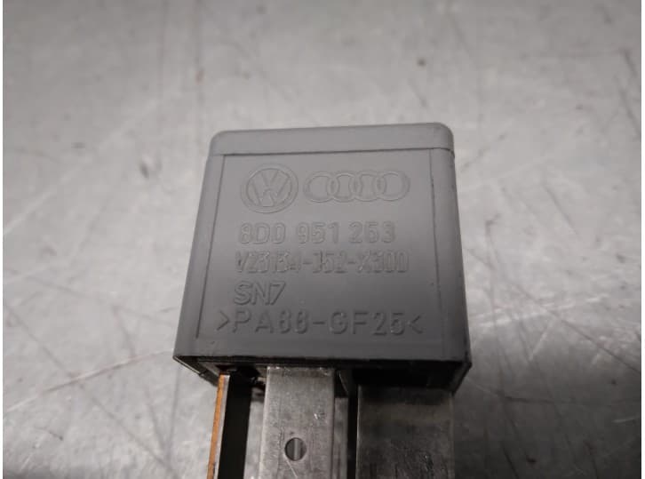 Recambio de rele para audi a4 b6 avant (8e5) 2.5 tdi referencia OEM IAM 8D0951253 3