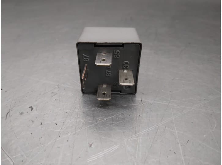 Recambio de rele para audi a4 b6 avant (8e5) 2.5 tdi referencia OEM IAM 141951253B 2