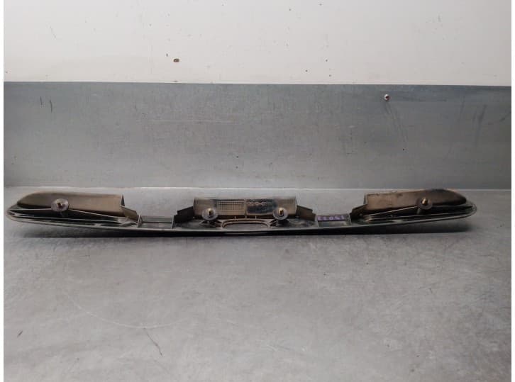 Recambio de molduras traseras para volvo s40 i (644) 1.6 referencia OEM IAM 613890 4
