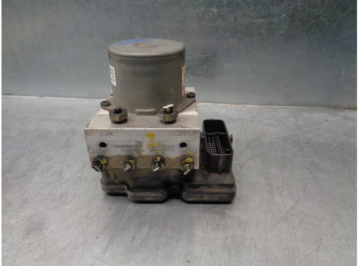 Recambio de abs para hyundai i30 (gd) 1.4 crdi referencia OEM IAM 6158945200 A658920500