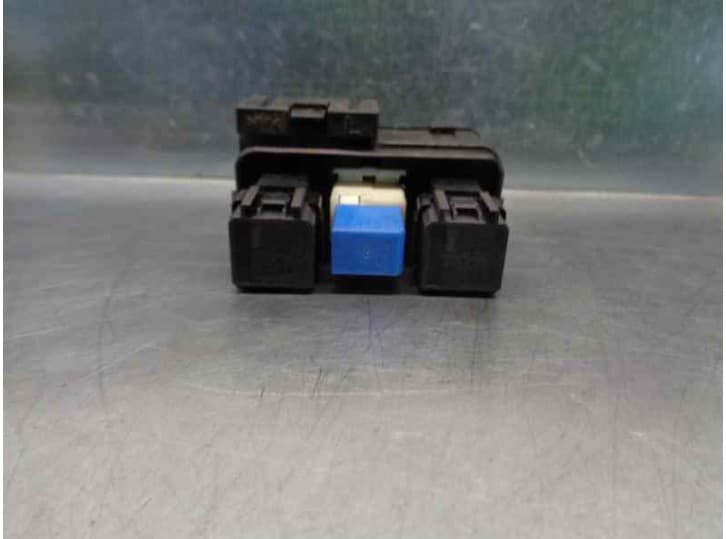 Recambio de caja reles / fusibles para infiniti fx 50 awd referencia OEM IAM 2523079917