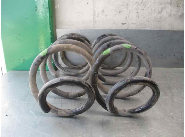 Recambio de muelle amortiguacion para dacia duster (hs_) 1.2 tce 125 referencia OEM IAM 4