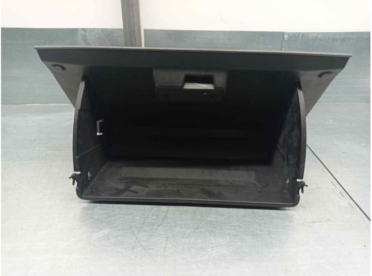 Recambio de guantera para dodge avenger 2.0 referencia OEM IAM 1AE15XD5AC 3