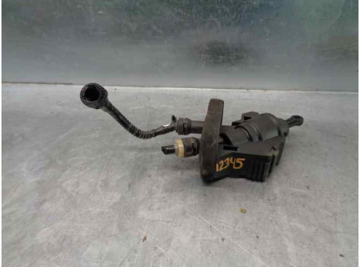 Recambio de bomba embrague para mazda 2 (dy) 1.4 cd referencia OEM IAM 2S617A543AC 2