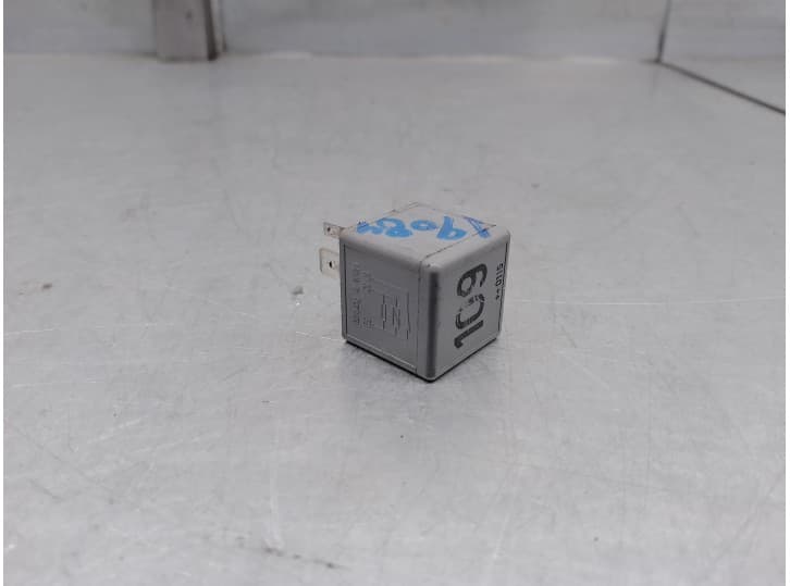 Recambio de rele para volkswagen golf iv (1j1) 1.9 tdi referencia OEM IAM 1J0906381A
