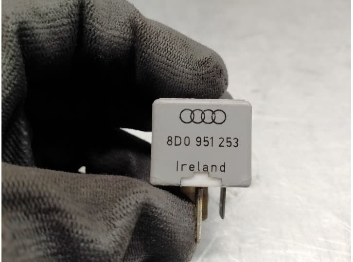Recambio de rele para audi a4 b5 (8d2) 1.9 tdi referencia OEM IAM 8D0951253 3