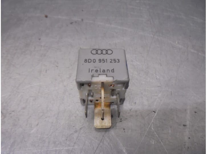 Recambio de rele para audi a4 b5 (8d2) 1.9 tdi referencia OEM IAM 8D0951253