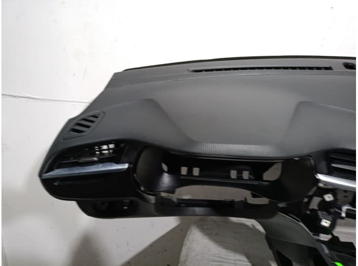 Recambio de salpicadero para opel corsa f (p2jo) 1.5 (68) referencia OEM IAM YH01 YH01 2