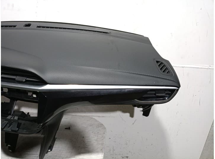 Recambio de salpicadero para opel corsa f (p2jo) 1.5 (68) referencia OEM IAM YH01 YH01 4