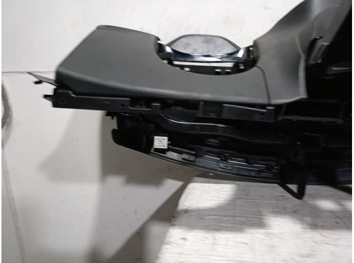 Recambio de salpicadero para opel corsa f (p2jo) 1.5 (68) referencia OEM IAM YH01 YH01 6