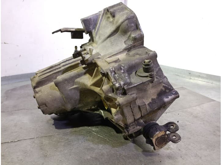 Recambio de caja cambios para nissan primera (p10) 1.6 referencia OEM IAM 60Y1 3201077J05 2