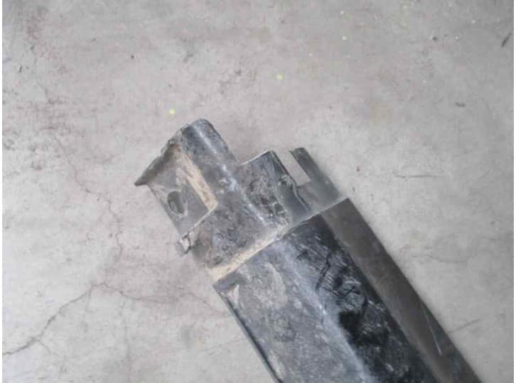 Recambio de faldon delantero para tata indica 1.4 td referencia OEM IAM 284381506302N 3