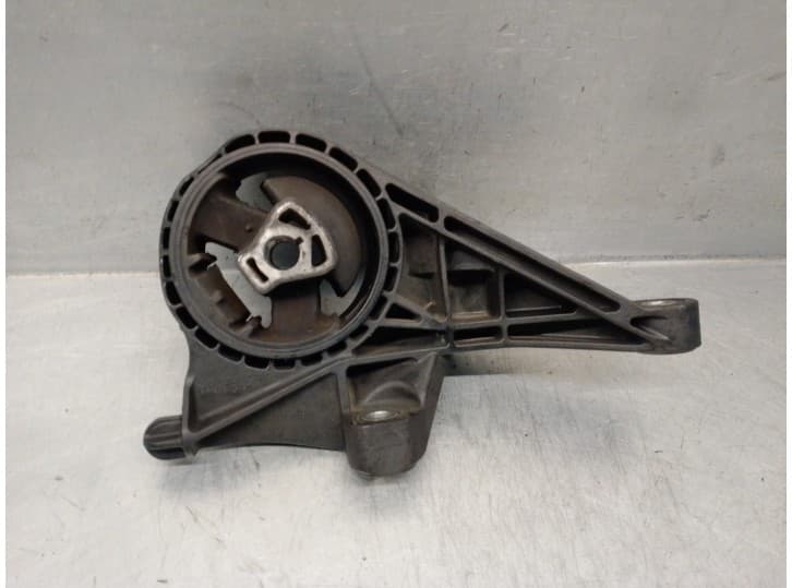 Recambio de soporte motor para chevrolet cruze (j300) 2.0 cdi referencia OEM IAM 13305942