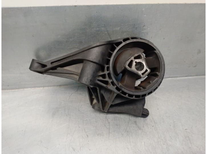 Recambio de soporte motor para chevrolet cruze (j300) 2.0 cdi referencia OEM IAM 13305942 2