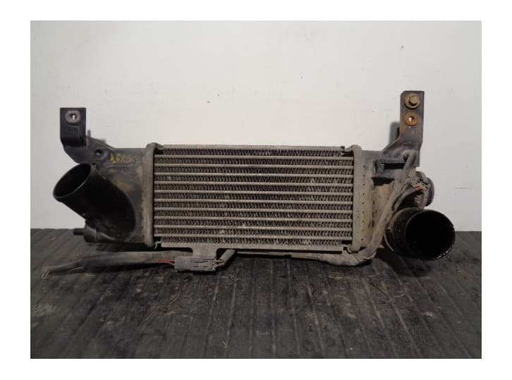 Recambio de intercooler para mazda premacy (cp) 2.0 td referencia OEM IAM RF4P13565A  TOYO