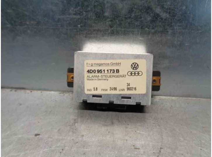 Recambio de modulo electronico para audi a4 b5 (8d2) 2.6 referencia OEM IAM 4D0951173B