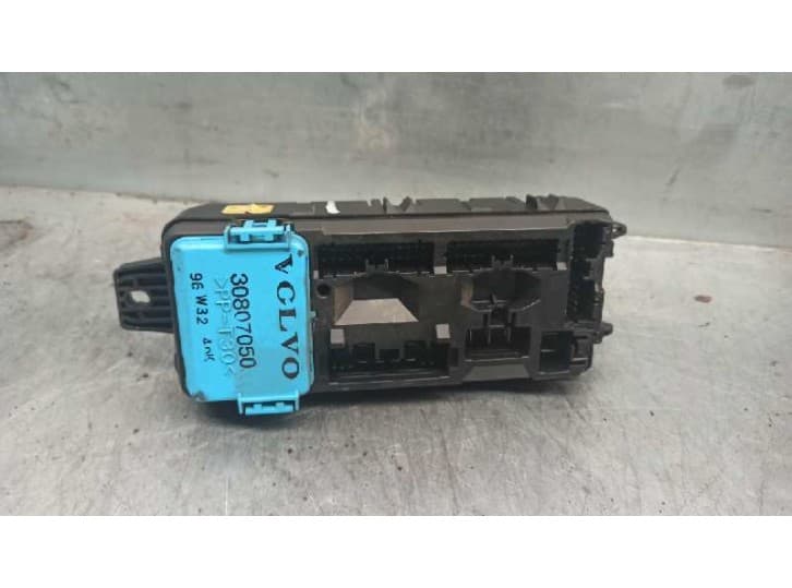 Recambio de caja reles / fusibles para volvo s40 i (644) 1.8 referencia OEM IAM 30807016 3