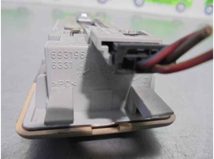 Recambio de luz interior para bmw x3 (e83) 3.0 i xdrive referencia OEM IAM 6931964 3