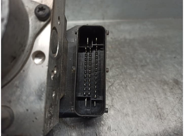Recambio de abs para hyundai i40 i (vf) 1.7 crdi referencia OEM IAM 589203Z670 BH6013I555 3