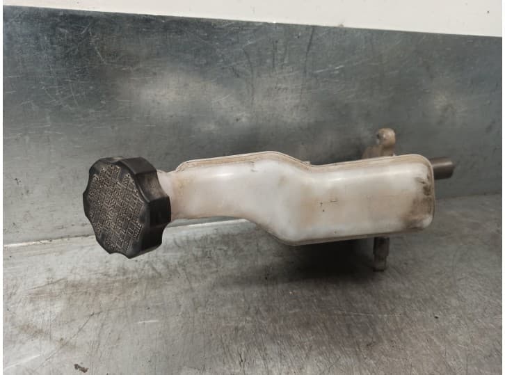 Recambio de bomba freno para hyundai i40 i (vf) 1.7 crdi referencia OEM IAM 585103Z000 2