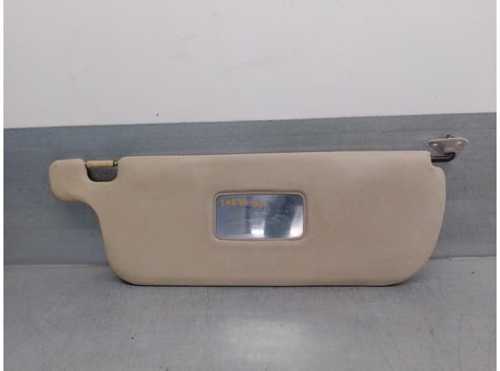 Recambio de parasol derecho para isuzu trooper 2.8 turbodiesel referencia OEM IAM 4JB1 2