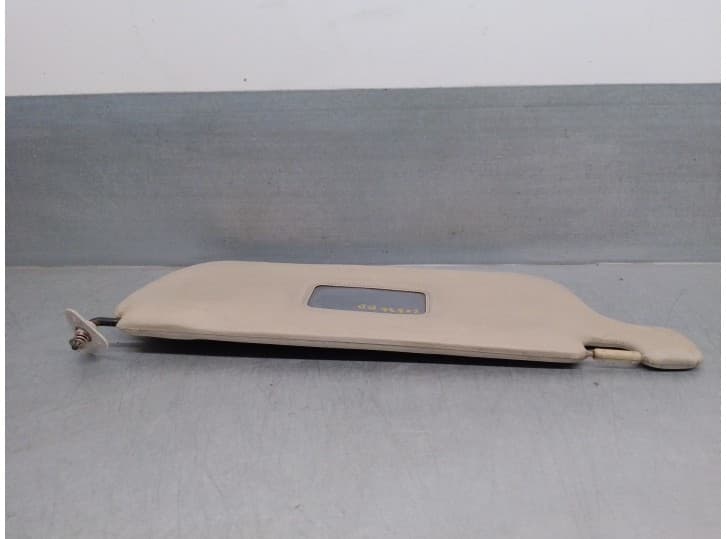 Recambio de parasol derecho para isuzu trooper 2.8 turbodiesel referencia OEM IAM 4JB1 3