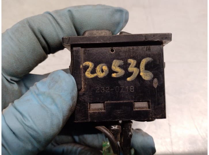 Recambio de interruptor para isuzu trooper 2.8 turbodiesel referencia OEM IAM 2320Z18 4