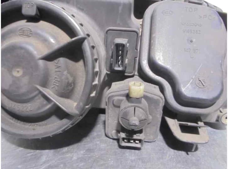 Recambio de faro izquierdo para volvo v70 i (875, 876) 2.4 turbo referencia OEM IAM 3