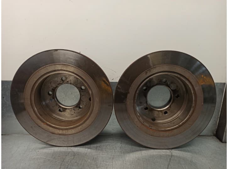 Recambio de disco freno trasero para dodge avenger 2.0 referencia OEM IAM 4743999AA 2