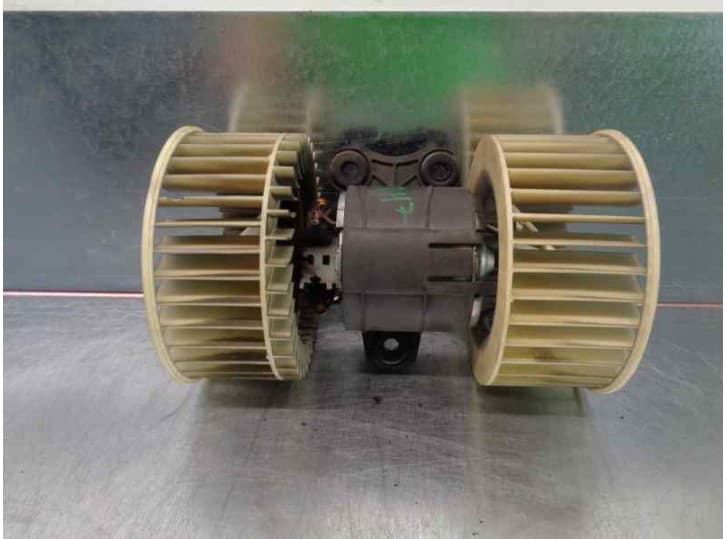 Recambio de motor calefaccion para bmw x5 (e53) 3.0 d referencia OEM IAM 64118385558 2