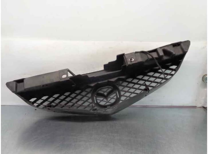 Recambio de rejilla delantera para mazda premacy (cp) 2.0 td referencia OEM IAM C14550712 2