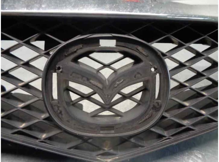 Recambio de rejilla delantera para mazda premacy (cp) 2.0 td referencia OEM IAM C14550712 3