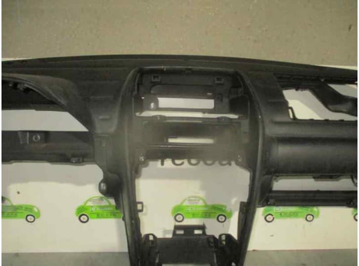 Recambio de salpicadero para lexus is i (_e1_) 200 (gxe10) referencia OEM IAM  NEGRO 3