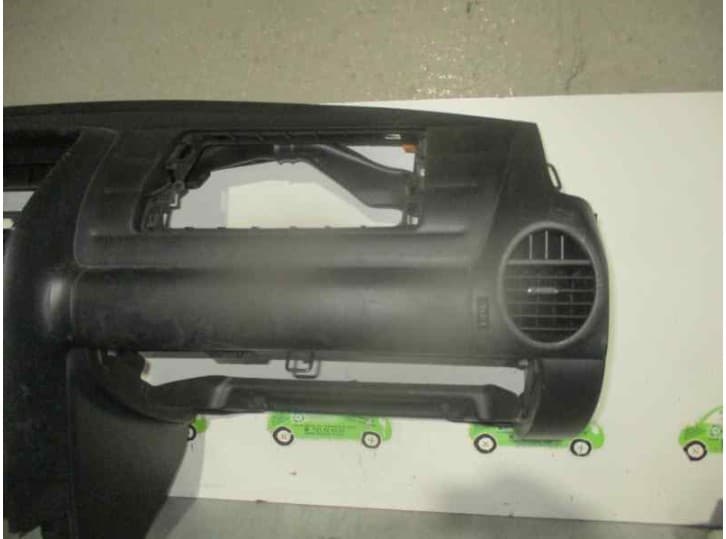Recambio de salpicadero para lexus is i (_e1_) 200 (gxe10) referencia OEM IAM  NEGRO 4
