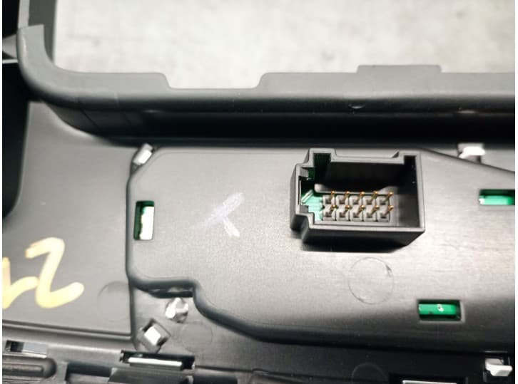 Recambio de consola para seat leon (5f1) 1.5 tsi referencia OEM IAM 5F1863283BG 5F1863283 4
