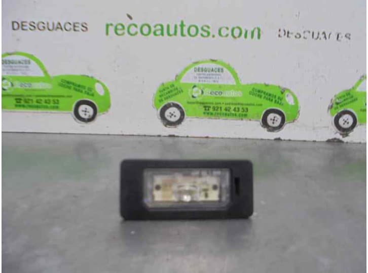Recambio de piloto matricula para bmw 5 (f10) 520 d referencia OEM IAM 63267193293