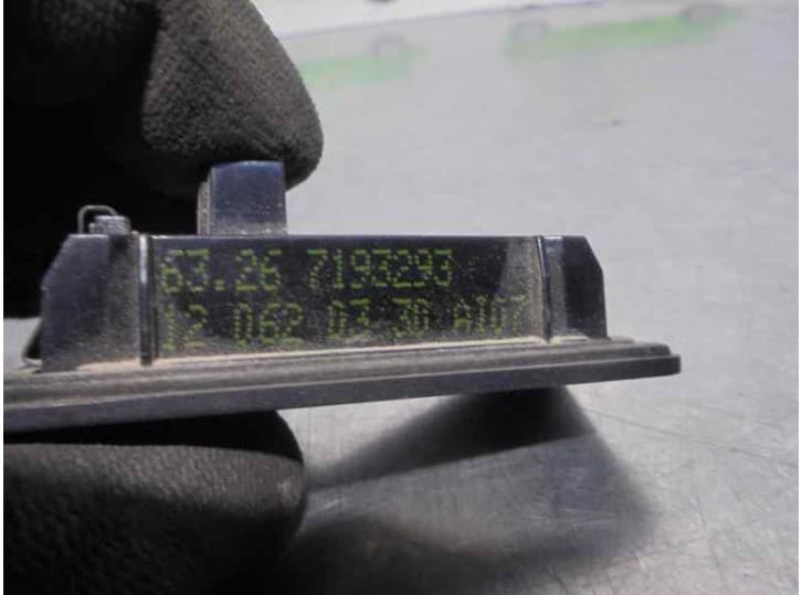 Recambio de piloto matricula para bmw 5 (f10) 520 d referencia OEM IAM 63267193293 3