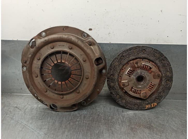 Recambio de kit embrague para nissan almera i (n15) 2.0 d referencia OEM IAM 302100E400