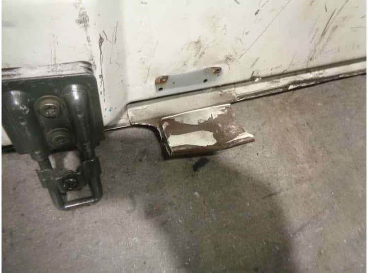 Recambio de capot para nissan trade furgoneta 100 referencia OEM IAM 3459274 BLANCO 4