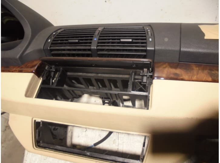 Recambio de salpicadero para bmw x5 (e53) 3.0 d referencia OEM IAM  NEGRO Y BEIGE 7