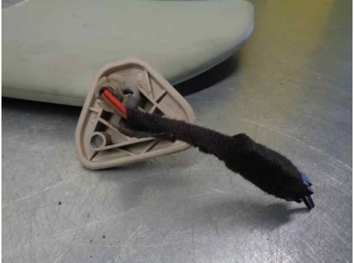 Recambio de parasol derecho para nissan almera tino (v10) 2.2 dci referencia OEM IAM 3